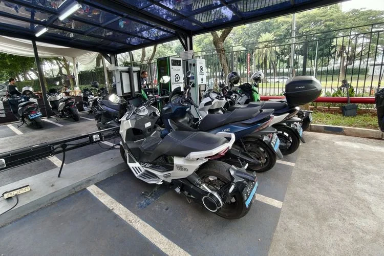 ALVA Resmikan ALVA Studio Indy Bintaro, Punya 21 Colokan Cas