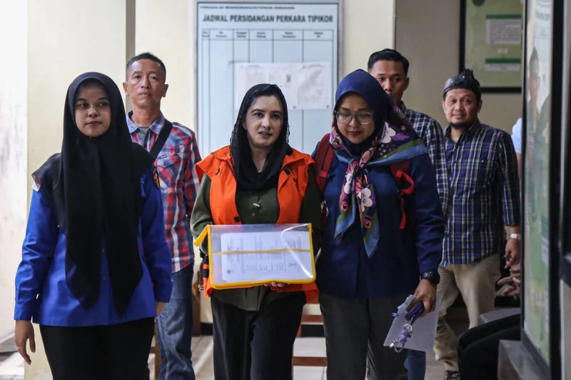 Sidang Korupsi Fadia Arafiq, Kadis PUPR Mengaku Patungan Beli Emas Rp 15 Juta untuk Bupati
