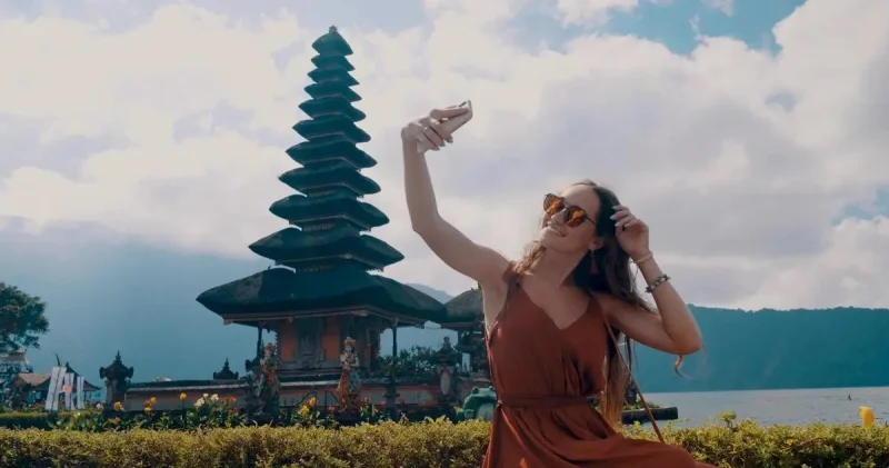 Mau Liburan ke Bali? Pastikan Sinyal HP-mu Lancar biar Makin Nyaman