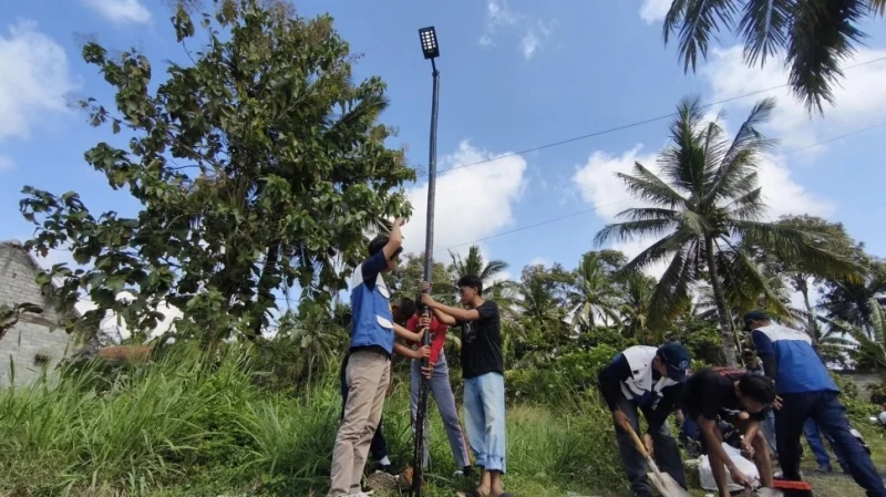 Mahasiswa UGM Terangi Jalan Gelap Banyuwangi, Hadirkan Energi Bersih dan Ekonomi Sirkular