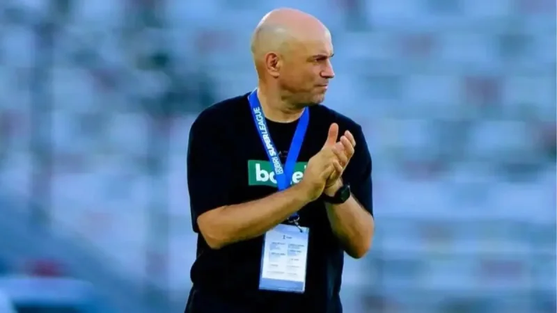 Persebaya Surabaya Jagonya Bola Mati! Bernardo Tavares Masih Punya PR Besar Sebelum Super League 2026/2027