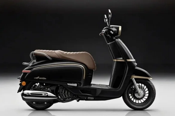 2 Liter BBM Bisa 100 Km, Skutik Retro CFMoto 150 AURA 2027 Dijual Segini