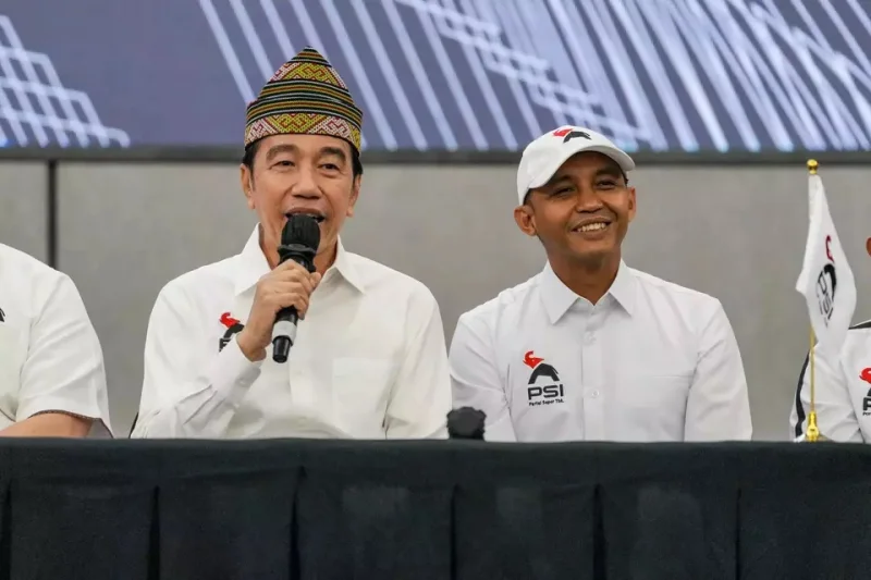 Jokowi Minta Kader PSI Bantu Warga, Jangan Dikit-dikit ke Solo