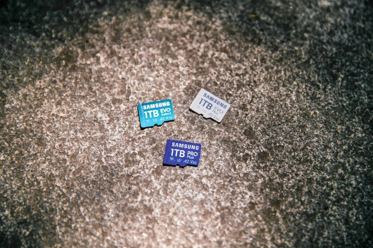 samsung-memory-CaZHWx2Iq4E-unsplash.jpg