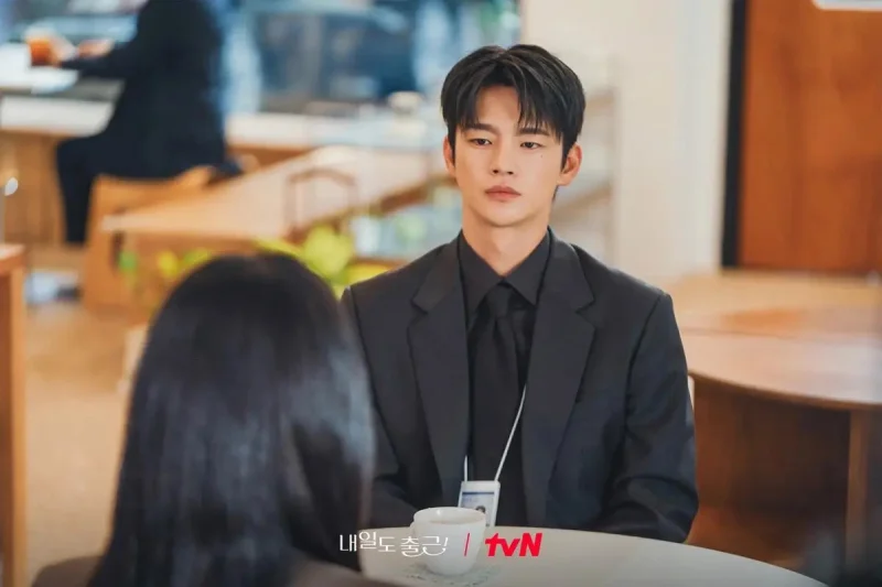 7 Character Development Kang Si Woo Sepanjang See You at Work Tomorrow
