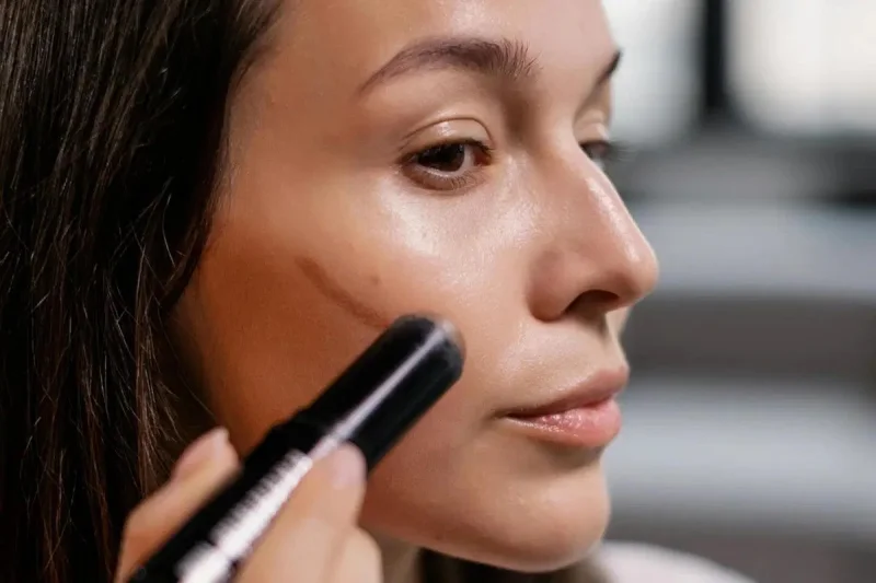 5 Perbedaan Bronzer dan Contour yang Masih Sering Tertukar