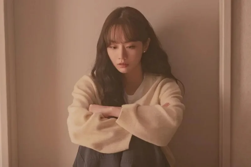 7 Sikap Buruk Para Kru Film pada Ju Yi Jae di Drakor Dream to You