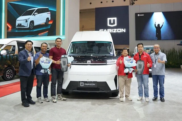 Van Listrik Farizon SV Dilirik Jadi Armada Pesantren hingga Travel