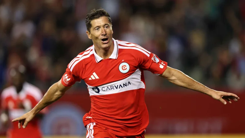 'Penting bagi saya untuk menunjukkan bahwa saya ada di sini' - Robert Lewandowski cetak dua gol pada debut kandang bersama Chicago Fire setelah dua lawatan tandang yang sulit di MLS