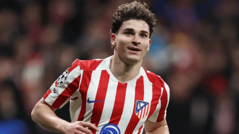 Hansi Flick Buka Suara soal Julian Alvarez, Debut Karim Adeyemi Belum Berbuah Gol