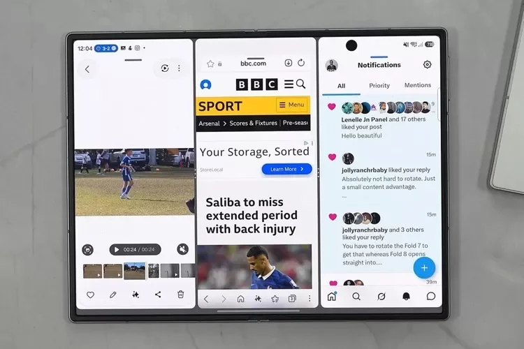 Tampilan split-screen di Samsung Galaxy Z Fold 8