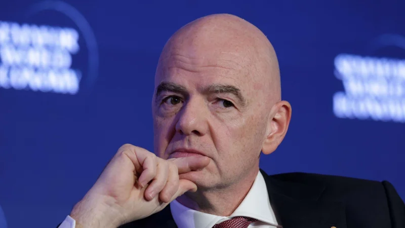 Akhir permainan untuk Gianni Infantino? UEFA 'mempercepat' rencana untuk menggulingkan presiden FIFA setelah putar balik rencana penjualan Piala Dunia