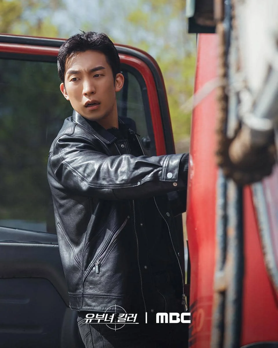 Still cut drama A Bona Fide Killer produksi MBC yang menampilkan para pemeran dalam salah satu adegan.
