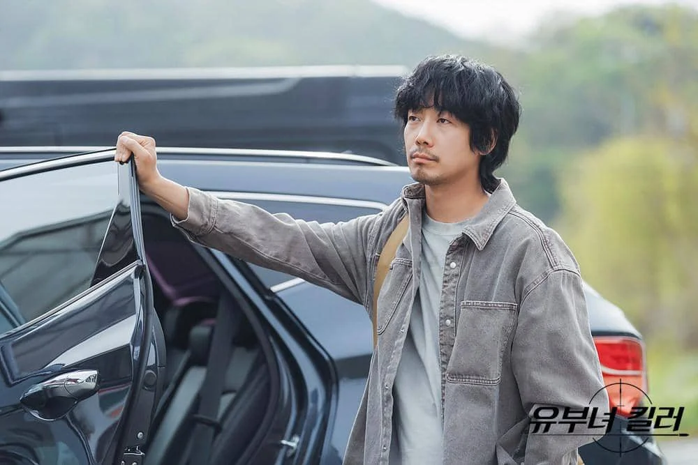 Potongan adegan dari drama A Bona Fide Killer produksi MBC, sebagaimana tercantum dalam materi promosi serial tersebut.