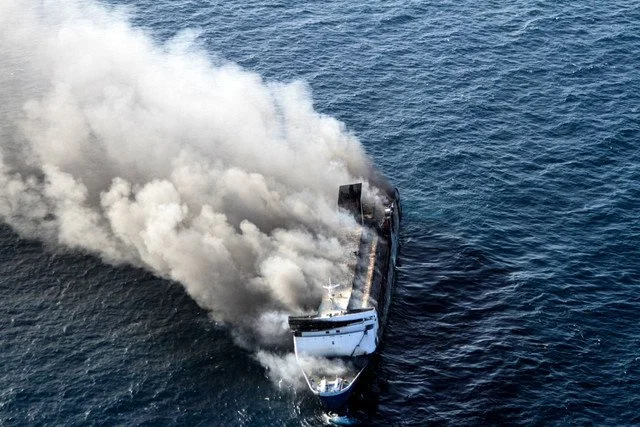 Kesaksian Sopir Ekspedisi di Balik Kebakaran KM Mutiara Sentosa 2