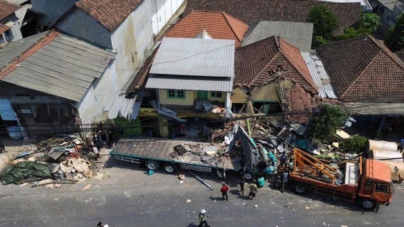 FOTO: Putusan MK soal MBG hingga OTT Bupati Pemalang