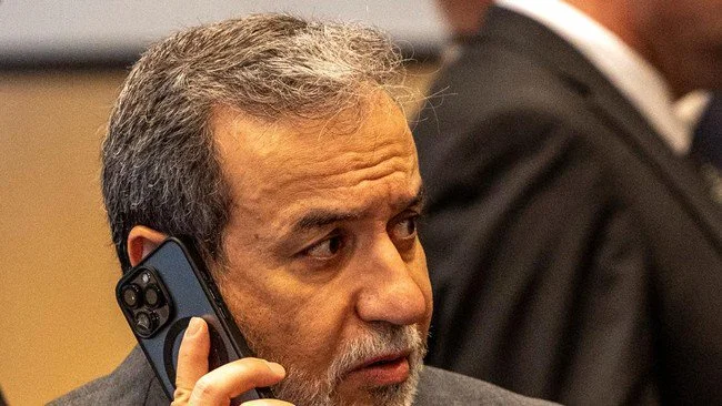 Menlu Iran-Saudi Saling Telepon saat Riyadh Mulai Ikut Perang AS