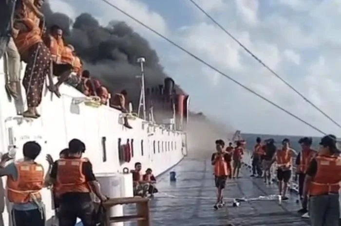 Kronologi Kapal Mutiara Sentosa 2 Terbakar di Sumenep, Penumpang Nekat Loncat ke Laut sampai 41 Orang Hilang