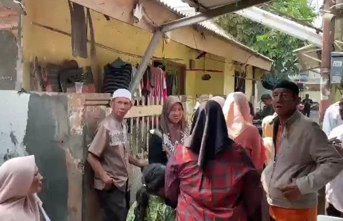 Suasana Haru Selimuti Rumah Duka Komedian Senior Diding Boneng