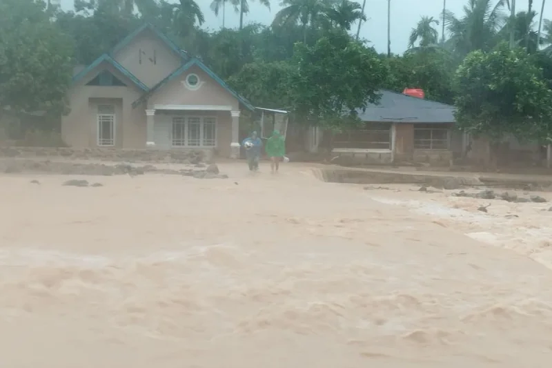 80 KK di Lapau Munggu Padang Mengungsi, Warga Butuh Makan Malam dan Selimut