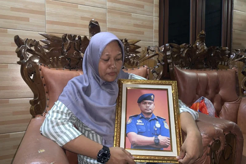 "Tanggung Jawabnya Luar Biasa", Istri Kenang Sosok Petugas Damkar Jaktim yang Gugur
