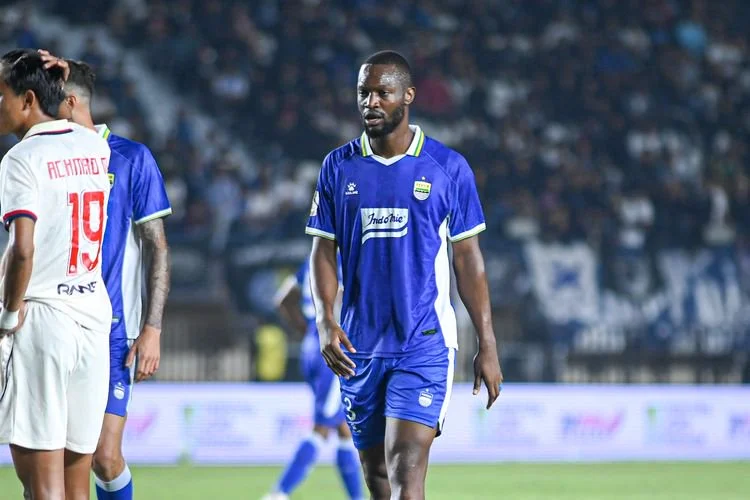 Bek Persib Bandung Gabriel Mutombo saat tampil di ajang pramusim Piala Presiden 2026. 