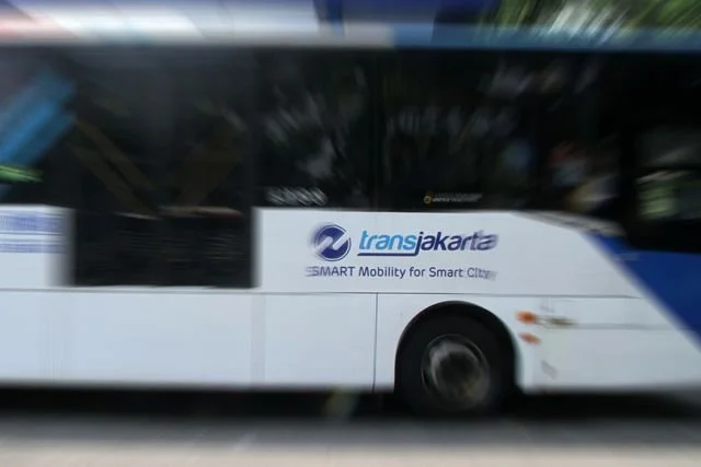 Viral Tunawisma Diminta Turun dari Bus Karena Bau Badan, Transj Minta Maaf
