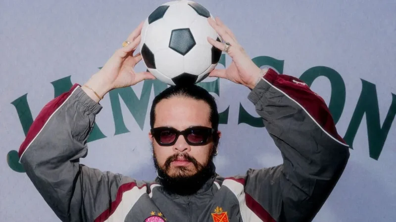 Musik, Fesyen, dan Sepak Bola Menyatu dalam Kolaborasi J Balvin-KidSuper