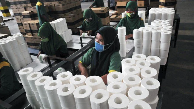 Pabrik RI Mulai Rekrut Pekerja usai Badai PHK, Sinyal Industri Pulih?