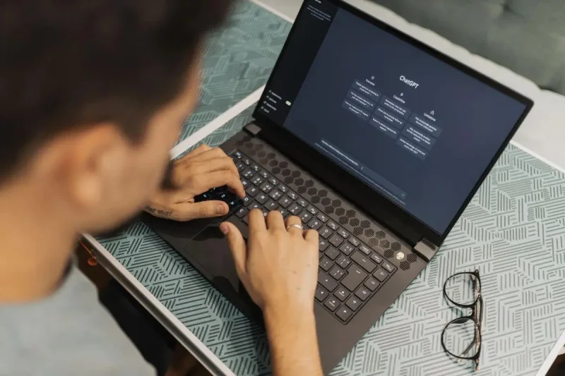 5 Prompt AI untuk Fresh Graduate Mencari Kerja, Bantu Bikin CV dan Interview!
