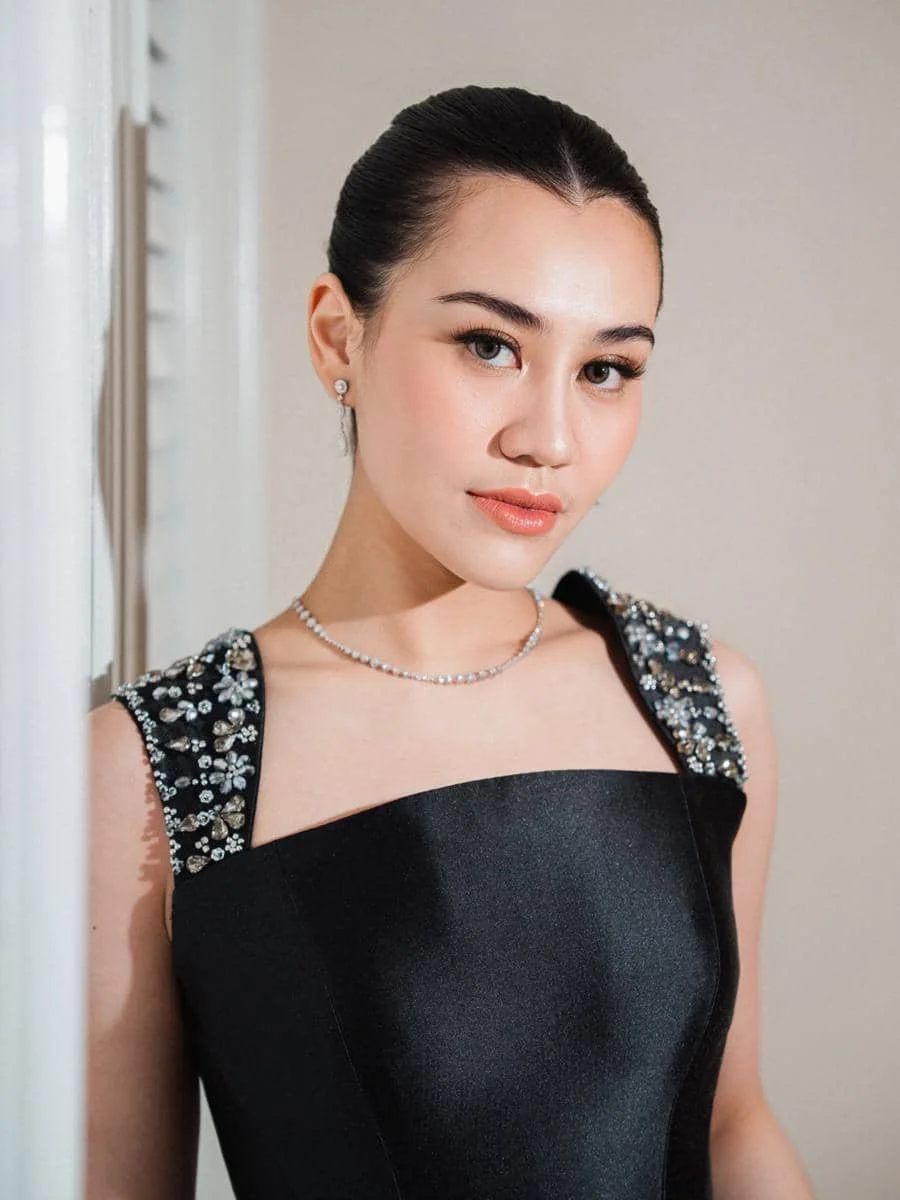 Penampilan Aaliyah Massaid di konser Reza Artamevia