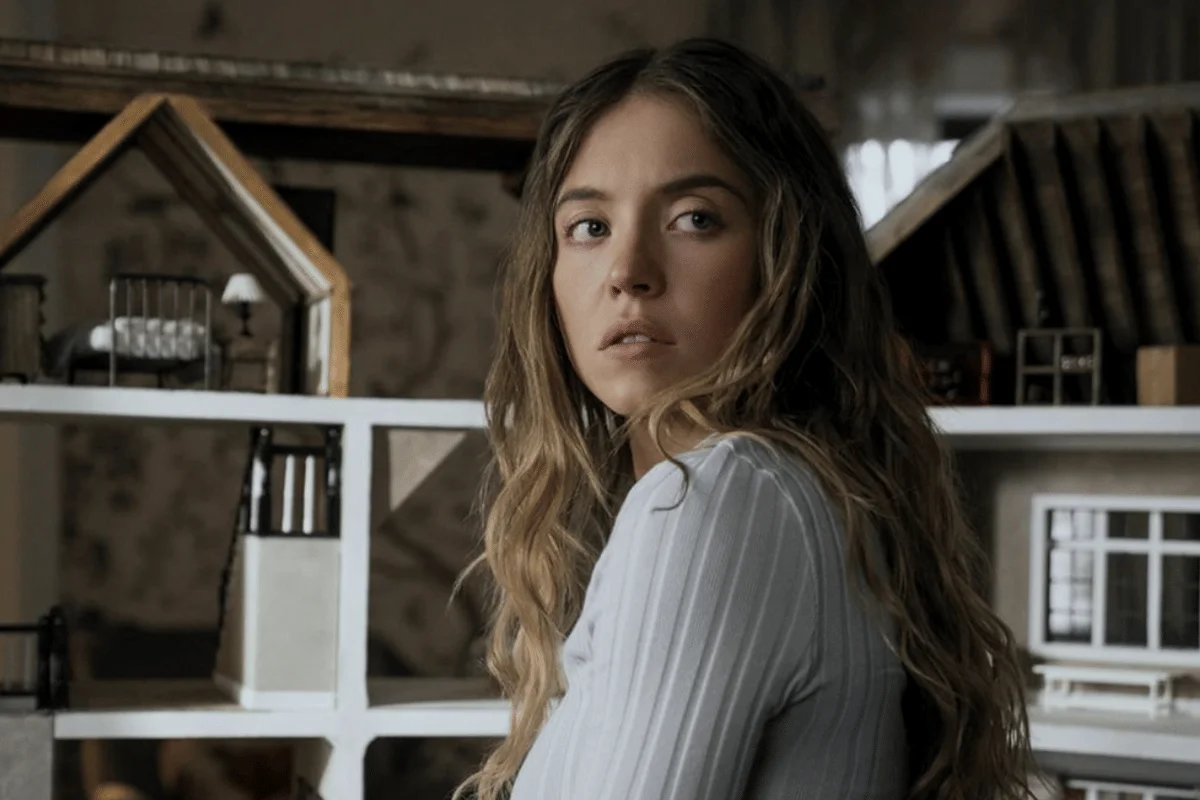Sydney Sweeney dalam The Housemaid