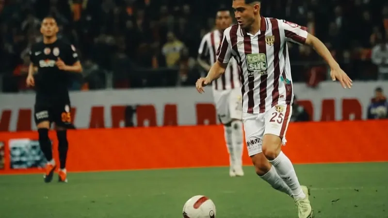 Eks Pemain Vitesse Navarone Foor Sepakat Bergabung dengan PSM Makassar
