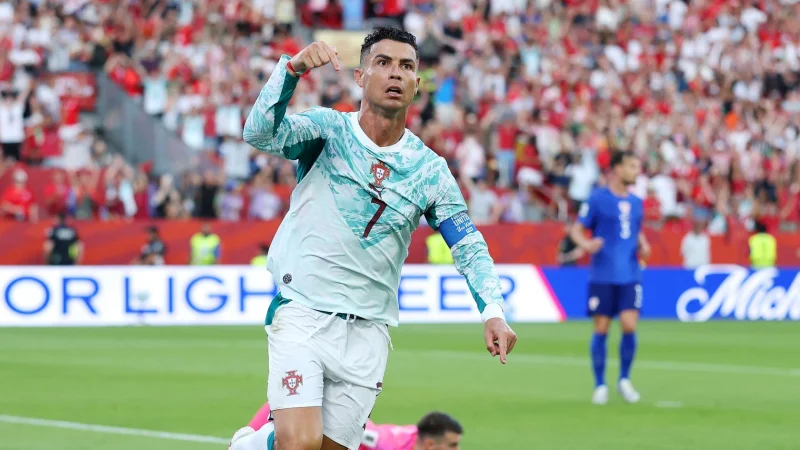 "Mainanku": Cristiano Pamerkan Koleksi Mobil Menakjubkan Senilai 22 Juta Pounds
