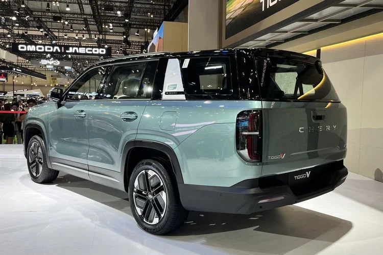 Chery resmi memperkenalkan Chery Tiggo V pada ajang Gaikindo Indonesia International Auto Show (GIIAS) 2026 di ICE BSD City, Tangerang.