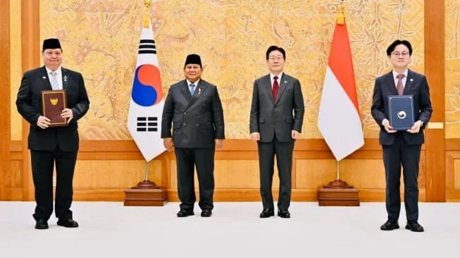 Pemerintah Indonesia dan Korea Selatan resmi meneken 10 Nota Kesepahaman (Memorandum of Understanding atau MoU) senilai 10 miliar Dolar AS atau sekitar Rp 173 triliun. [Dok. Kemenko Perekonomian]