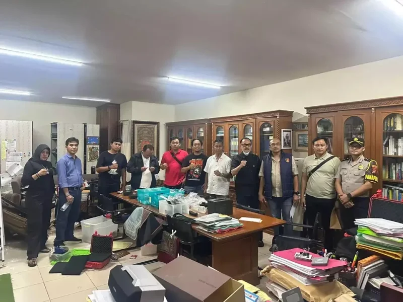 Ngeri! 995 Senjata Ditemukan di Ruangan Sekolah Swasta di Jaksel
