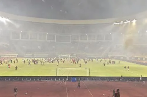 Laga Persipura Jayapura vs Adhyaksa FC berakhir ricuh (Foto: Instagram/@prettygirllo0oni)