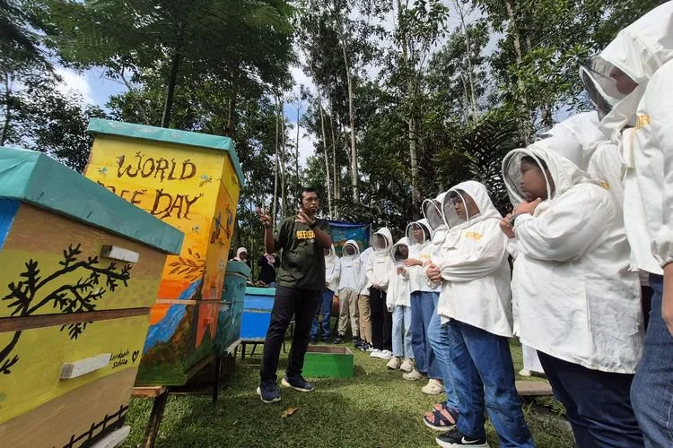 Lembah Suhita menghadirkan kisah berbeda tentang bagaimana sebuah lahan bekas eksploitasi alam perlahan disulap menjadi ruang edukasi lingkungan.