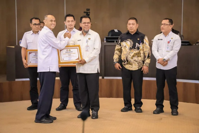 Pemkot Pekanbaru Raih Predikat Informatif di KI Riau Award 2025