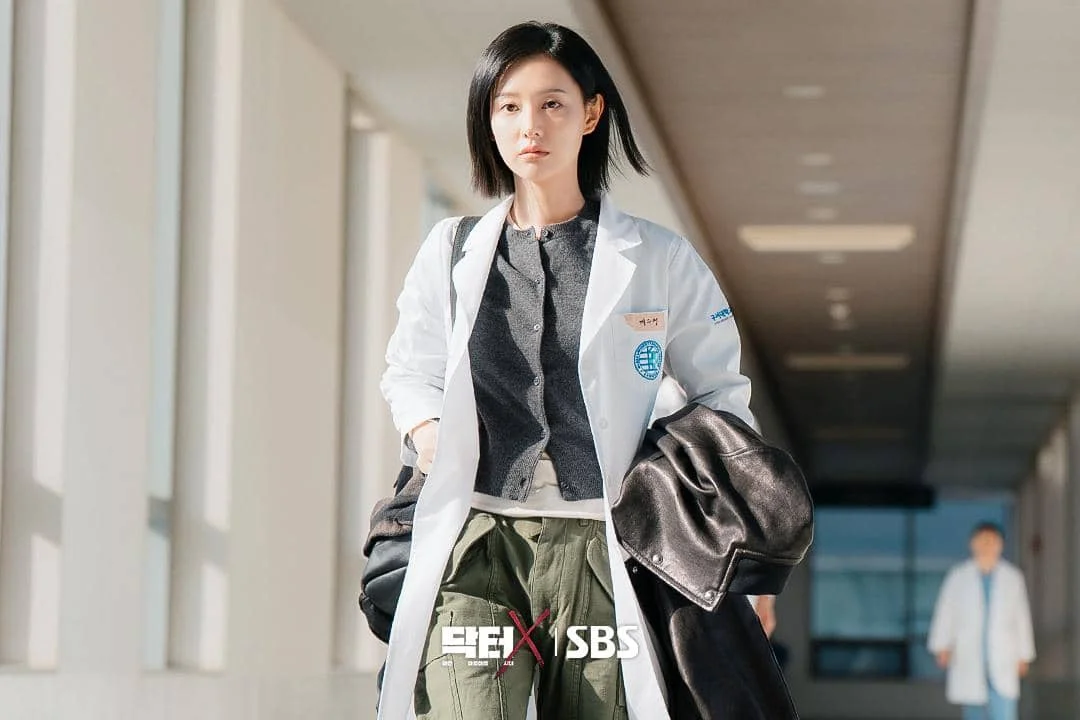 Cuplikan drama Doctor X: Age of the White Mafia  (x.com/ SBSNOW)