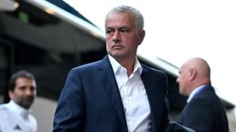 Mourinho Minta Real Madrid Bajak Fernandez, Los Blancos Tak Sanggup Bayar