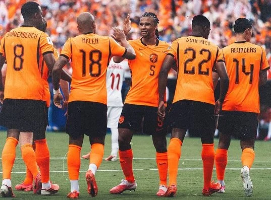 Tunisia vs Belanda: Cetak 2 Gol Tercepat Selama 72 Tahun, Oranye Juara Grup F dengan Menang 3-1