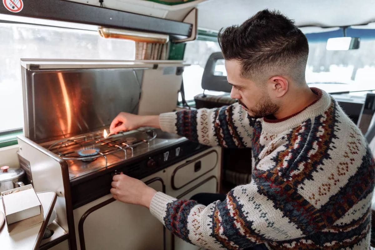 Memasak di dalam mobil 