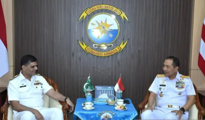 TNI AL dan Angkatan Laut Pakistan Perkuat Kerja Sama Pertahanan Melalui Pertemuan di Surabaya