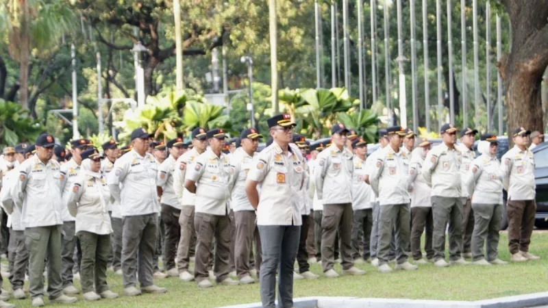 Ratusan Personel Satpol PP Amankan Malam Puncak HUT ke-499 Jakarta di Bundaran HI