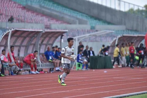 Robi Darwis punya lemparan ke dalam yang tak kalah mematikan (Foto: Instagram/@robi_darwis24)