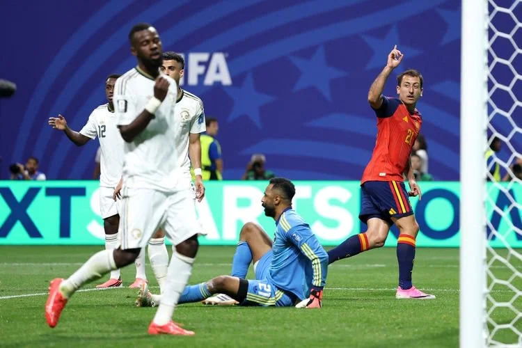 Mikel Oyarzabal merayakan gol kedua timnya selama pertandingan Grup H Piala Dunia 2026 antara Spanyol dan Arab Saudi di Stadion Atlanta pada 21 Juni 2026 di Atlanta, Georgia.
