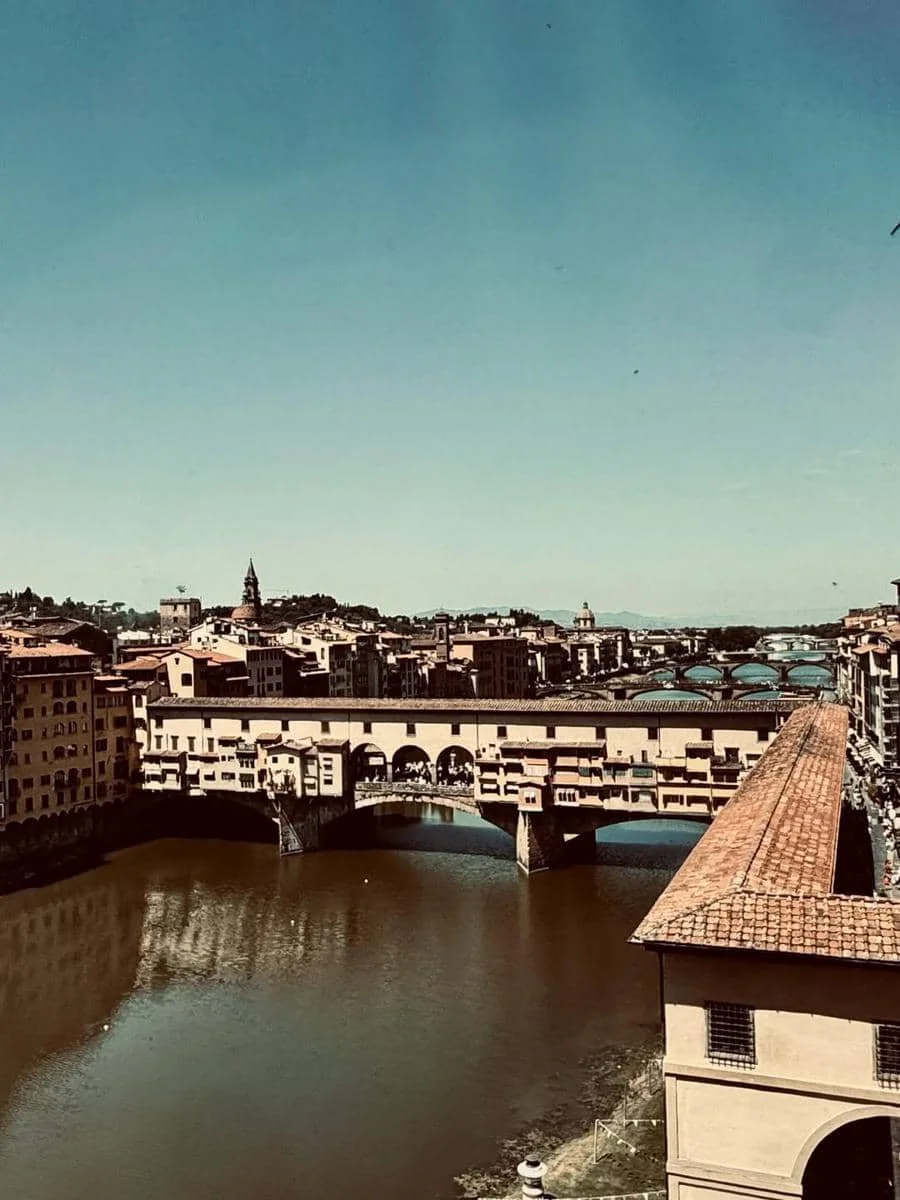 Hesti Purwadinata jalan-jalan di Kota Florence