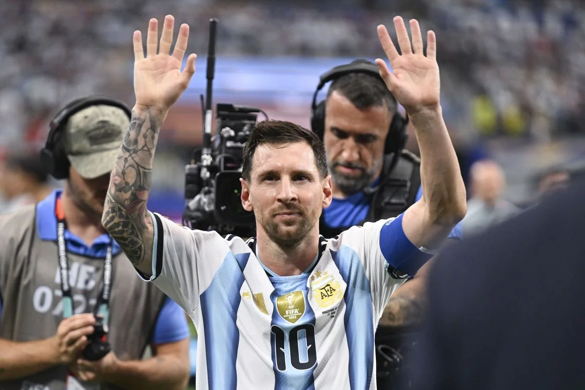 Lionel Messi dari Argentina menyapa penonton setelah pertandingan Grup J antara Argentina dan Austria di Piala Dunia FIFA 2026 di Stadion Dallas di Dallas, Amerika Serikat, 22 Juni 2026.